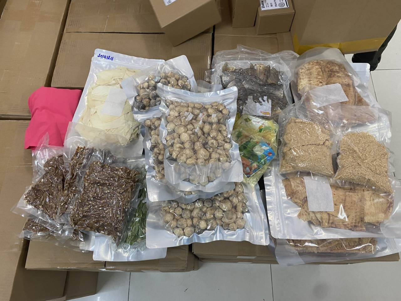 gửi nguyên liệu làm bánh trung thu đi nước ngoài