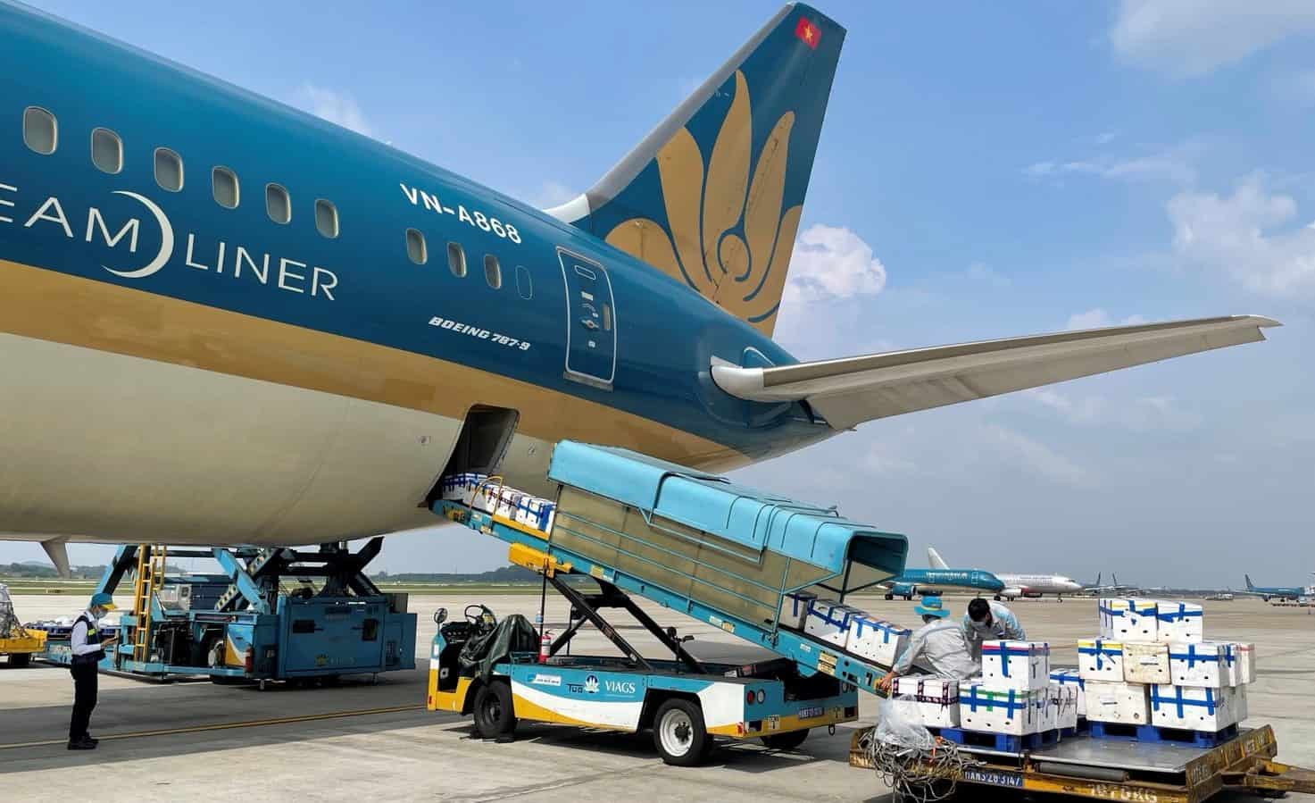 Nhập hàng cá nhân từ Mỹ về Việt Nam cần những giấy tờ gì?