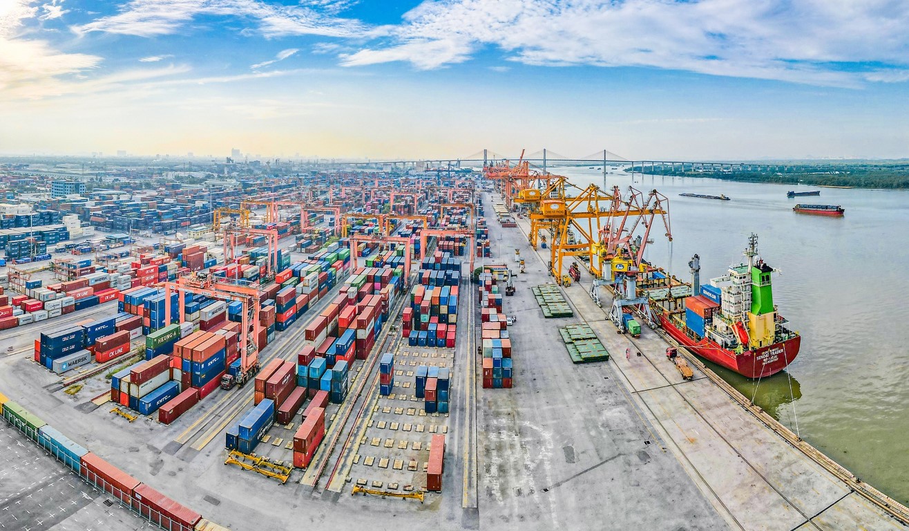 Nhập hàng cá nhân từ Mỹ về Việt Nam cần những giấy tờ gì?